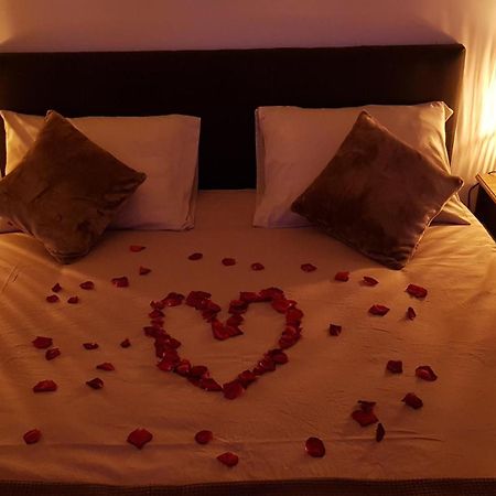 Love Room Jaccuzi Puisserguier Екстер'єр фото